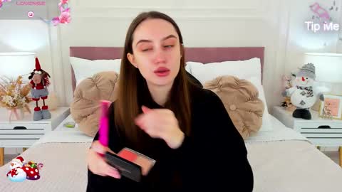 Tori online show from 12/14/25, 06:30