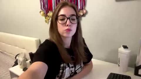 hey im Sarah online show from 07/27/26, 01:07