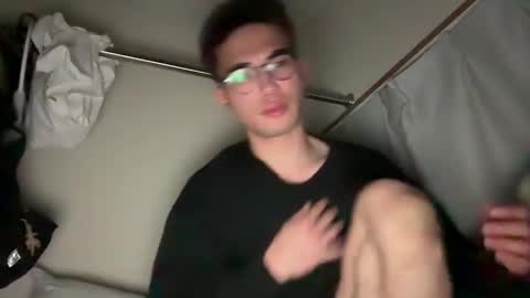 Snapshot of toshikaro0 chatting on 01/19/25, 05:28 Karo online show from 01/19/25, 05:28