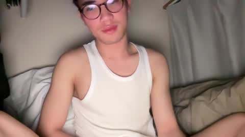 Snapshot of toshikaro0 chatting on 02/10/25, 04:36 Karo online show from 02/10/25, 04:36