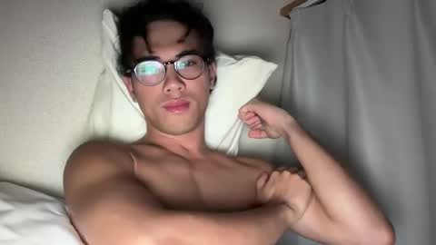 Snapshot of toshikaro0 chatting on 09/09/25, 05:45 Karo online show from 09/09/25, 05:45