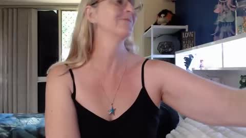 Milly online show from 03/16/26, 12:27