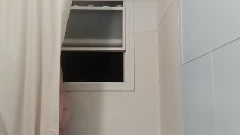 Snapshot of totallyawesome_65 chatting on 09/19/25, 09:32 totallyawesome_65 online show from 09/19/25, 09:32