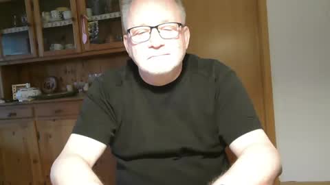 Snapshot of toto758 chatting on 02/14/25, 10:28 toto758 online show from 02/14/25, 10:28