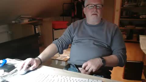 Snapshot of toto758 chatting on 10/09/25, 09:02 toto758 online show from 10/09/25, 09:02