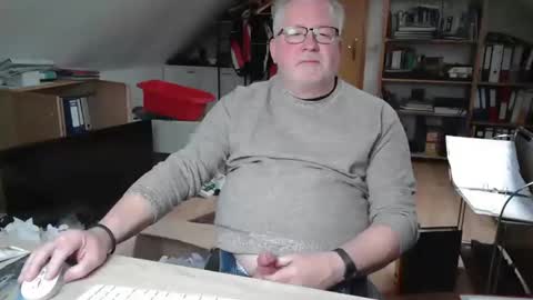 Snapshot of toto758 chatting on 10/20/25, 02:06 toto758 online show from 10/20/25, 02:06