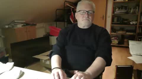 Snapshot of toto758 chatting on 11/20/25, 08:52 toto758 online show from 11/20/25, 08:52