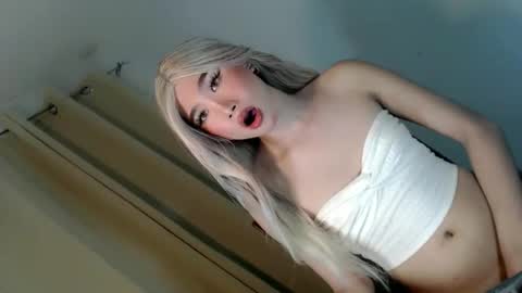 Snapshot of touch_my_body1 chatting on 03/22/26, 06:28 iloveyou AZ online show from 03/22/26, 06:28