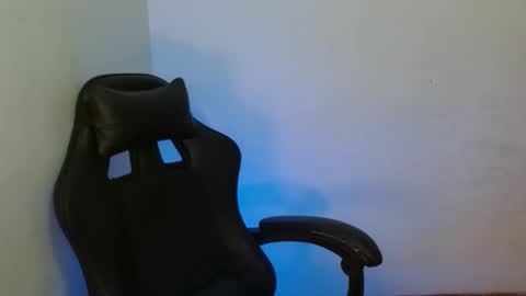 Alison online show from 11/14/25, 01:37