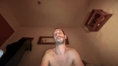 Snapshot of toxic2256191 chatting on 02/17/25, 07:10 Toxic online show from 02/17/25, 07:10