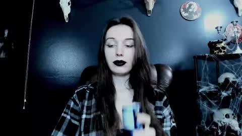 Snapshot of toxicdomme chatting on 12/15/25, 08:02 toxicdomme online show from 12/15/25, 08:02