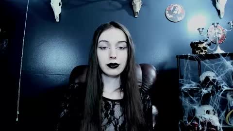 Snapshot of toxicdomme chatting on 12/17/25, 07:53 toxicdomme online show from 12/17/25, 07:53