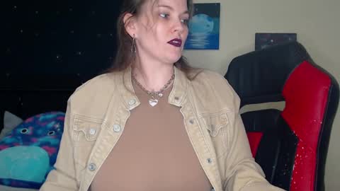 Snapshot of toxiclilly chatting on 01/03/25, 09:25 Lilly Miss Mistress Goddess Maam Queen Boss online show from 01/03/25, 09:25