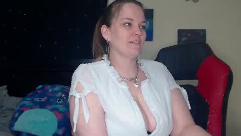Snapshot of toxiclilly chatting on 01/25/25, 12:26 Lilly Miss Mistress Goddess Maam Queen Boss online show from 01/25/25, 12:26