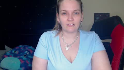 Snapshot of toxiclilly chatting on 02/04/25, 10:54 Lilly Miss Mistress Goddess Maam Queen Boss online show from 02/04/25, 10:54