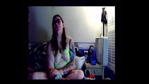 Snapshot of toxiclove1311 chatting on 10/04/25, 12:08 Toxiclove1311 online show from 10/04/25, 12:08