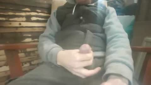 Snapshot of tr8e035 chatting on 12/05/25, 01:31 tr8e035 online show from 12/05/25, 01:31