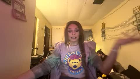 Snapshot of tracy227 chatting on 12/19/25, 07:37 tracy227 online show from 12/19/25, 07:37