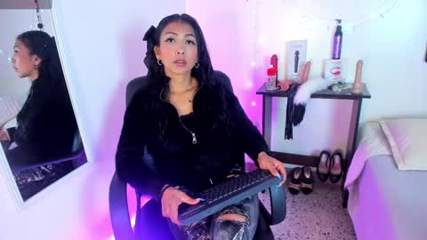 Snapshot of tracy_lambo chatting on 10/13/25, 01:22 tracy online show from 10/13/25, 01:22