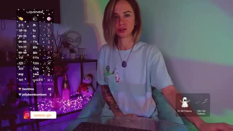 Snapshot of trafka_murafka chatting on 01/11/25, 11:02 Hey my name is Kiri Kiri online show from 01/11/25, 11:02