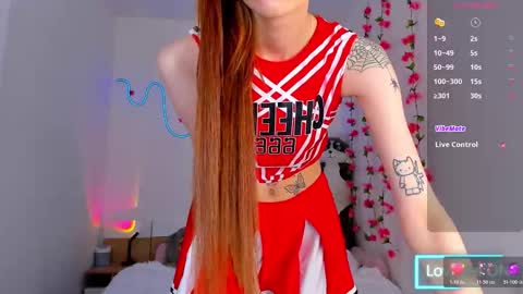 Snapshot of traharaaa chatting on 10/24/25, 10:44 Ariana and Erik online show from 10/24/25, 10:44