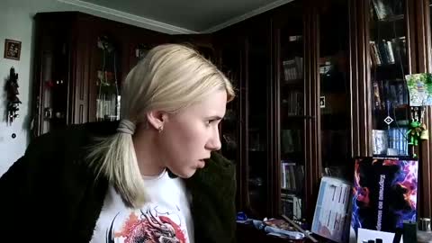 Snapshot of tranhardisty chatting on 05/16/26, 10:47 Lesly online show from 05/16/26, 10:47
