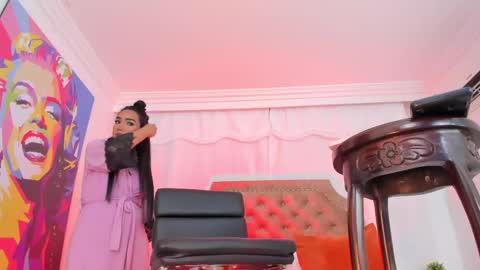 Juliana Giiraldo  online show from 09/12/25, 01:22