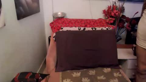 Snapshot of transagera chatting on 11/20/25, 01:17 TransAgera online show from 11/20/25, 01:17