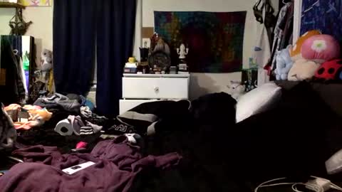 Snapshot of transcurious101 chatting on 10/13/25, 02:33 transcurious101 online show from 10/13/25, 02:33