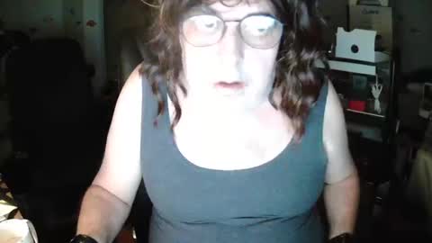 Snapshot of transmtfhello chatting on 10/31/25, 08:37 Peter online show from 10/31/25, 08:37