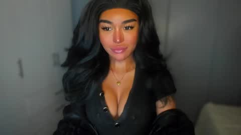 Snapshot of transnextdoor_ chatting on 12/24/24, 03:38 ALMIGHTY GODDESS VALENTINA online show from 12/24/24, 03:38