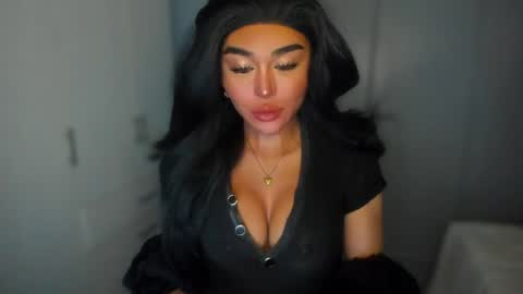 Snapshot of transnextdoor_ chatting on 12/25/24, 05:47 ALMIGHTY GODDESS VALENTINA online show from 12/25/24, 05:47