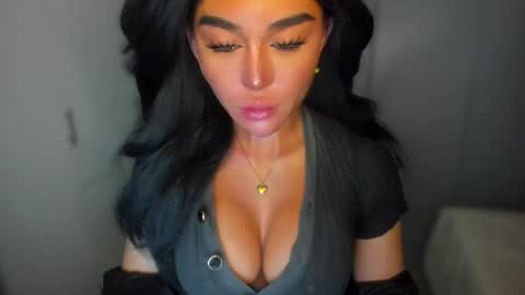 Snapshot of transnextdoor_ chatting on 12/29/24, 09:41 ALMIGHTY GODDESS VALENTINA online show from 12/29/24, 09:41