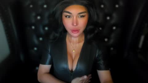 Snapshot of transnextdoor_ chatting on 01/05/25, 08:31 ALMIGHTY GODDESS VALENTINA online show from 01/05/25, 08:31