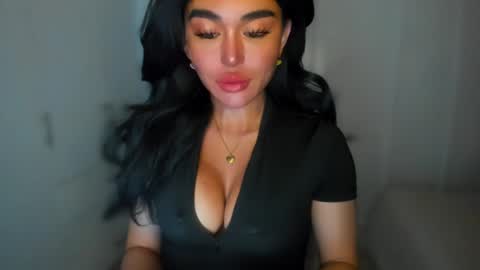 Snapshot of transnextdoor_ chatting on 01/08/25, 12:49 ALMIGHTY GODDESS VALENTINA online show from 01/08/25, 12:49