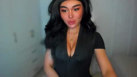 Snapshot of transnextdoor_ chatting on 01/08/25, 08:07 ALMIGHTY GODDESS VALENTINA online show from 01/08/25, 08:07