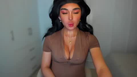 Snapshot of transnextdoor_ chatting on 01/09/25, 06:04 ALMIGHTY GODDESS VALENTINA online show from 01/09/25, 06:04
