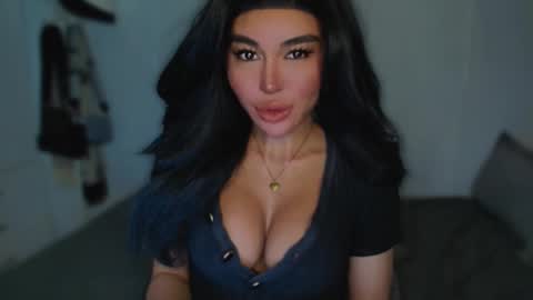 Snapshot of transnextdoor_ chatting on 03/05/25, 05:18 ALMIGHTY GODDESS VALENTINA online show from 03/05/25, 05:18