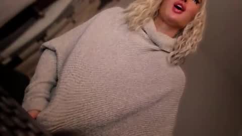 ALMIGHTY GODDESS VALENTINA online show from 10/22/25, 12:33