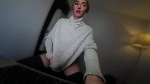 ALMIGHTY GODDESS VALENTINA online show from 12/14/25, 04:34