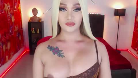 KYLIE BELLA  TS online show from 12/18/25, 06:52