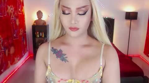 KYLIE BELLA  TS online show from 12/22/25, 04:53