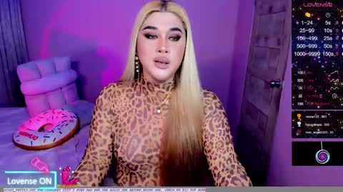 Snapshot of transsalawahan chatting on 02/23/25, 12:41 BELLA online show from 02/23/25, 12:41