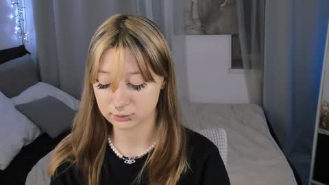 Nyuta Hartmann online show from 02/05/25, 01:44