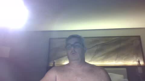 Snapshot of travelingman53 chatting on 10/31/25, 03:40 Travelingman53 online show from 10/31/25, 03:40