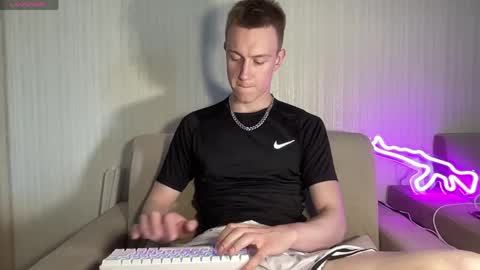 Snapshot of travis_gracile chatting on 06/01/26, 09:11 Travis online show from 06/01/26, 09:11