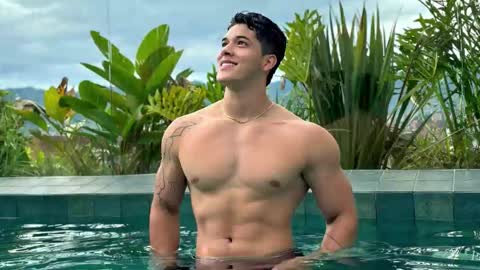 Snapshot of travis_joplinn chatting on 12/01/25, 11:43 travis joplin online show from 12/01/25, 11:43