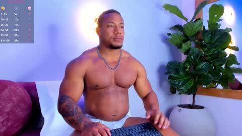 Snapshot of travis_lenox_ chatting on 10/24/25, 01:18 Travis online show from 10/24/25, 01:18