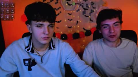 Snapshot of travis_wolf_ chatting on 11/01/25, 07:49 Travis online show from 11/01/25, 07:49