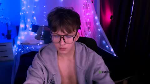 Snapshot of travis_wolf_ chatting on 11/25/25, 08:20 Travis online show from 11/25/25, 08:20